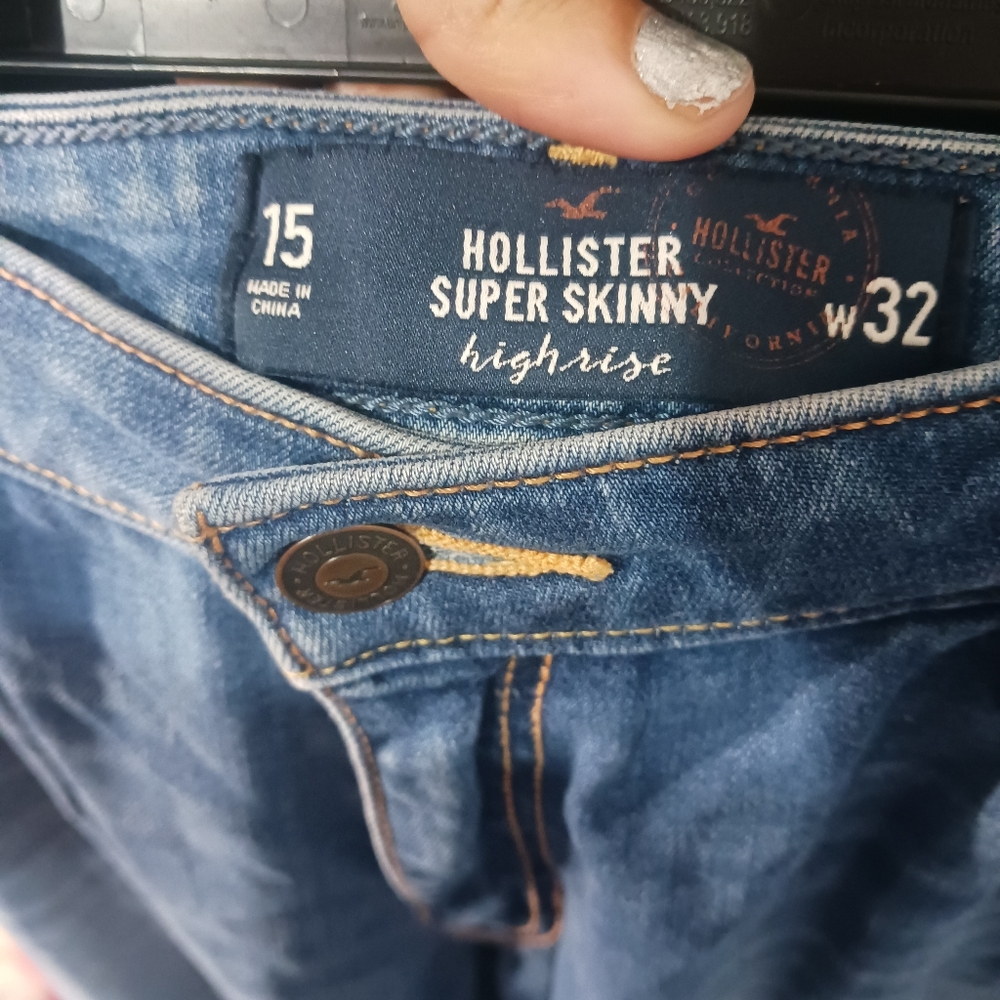 Hollister Women Super Skinny High Rise Ripped Jeans - Picture 8 of 8
